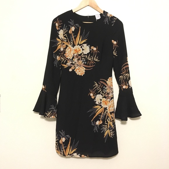 Selfie Leslie NWT Long Sleeve Floral Mini Dress - Picture 3 of 7